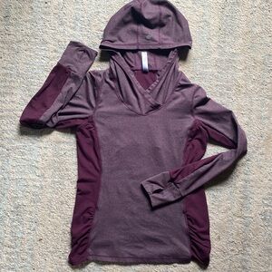 Sporty Hoodie w/reflective accents Wms M